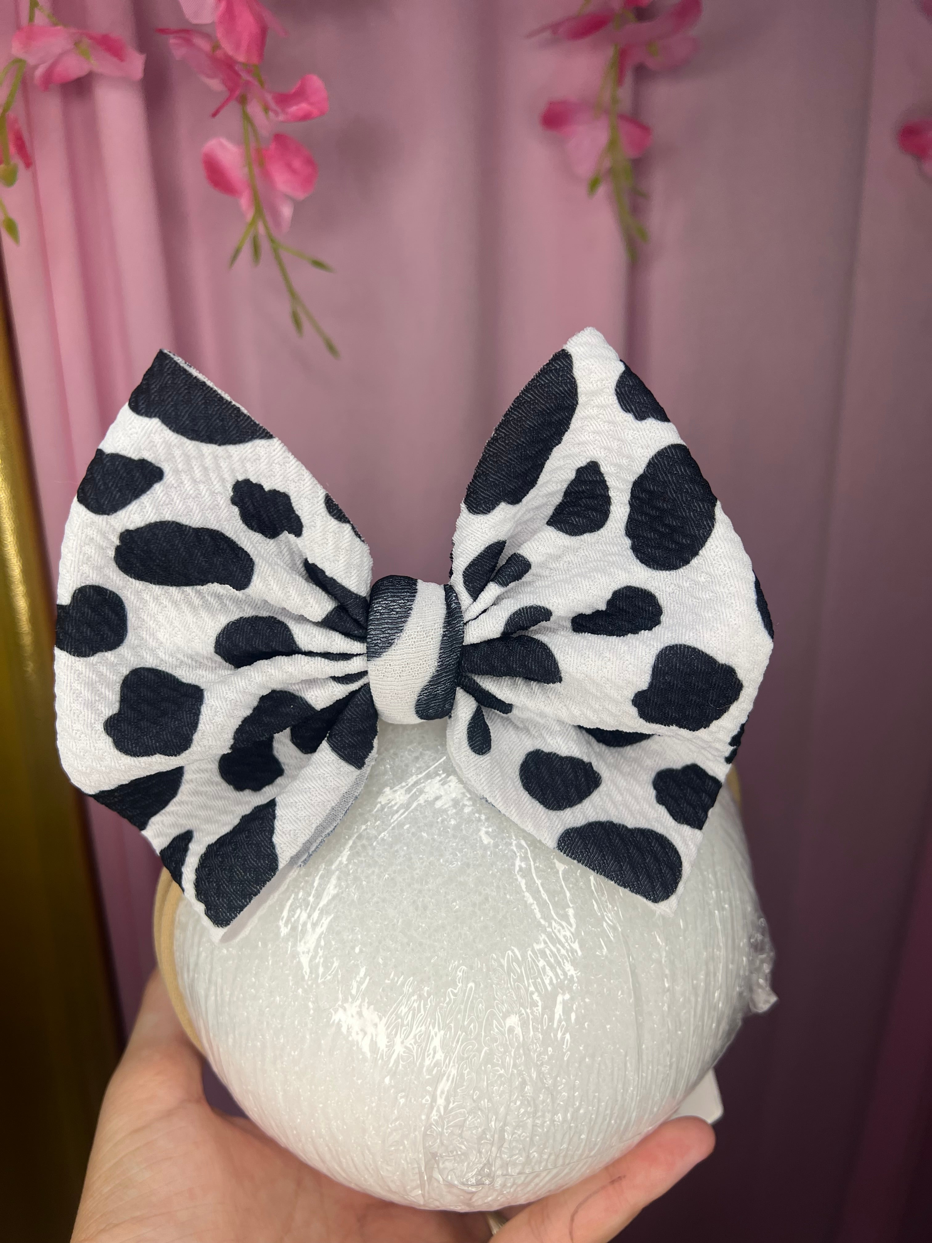 Cow bow