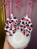 Chick bow